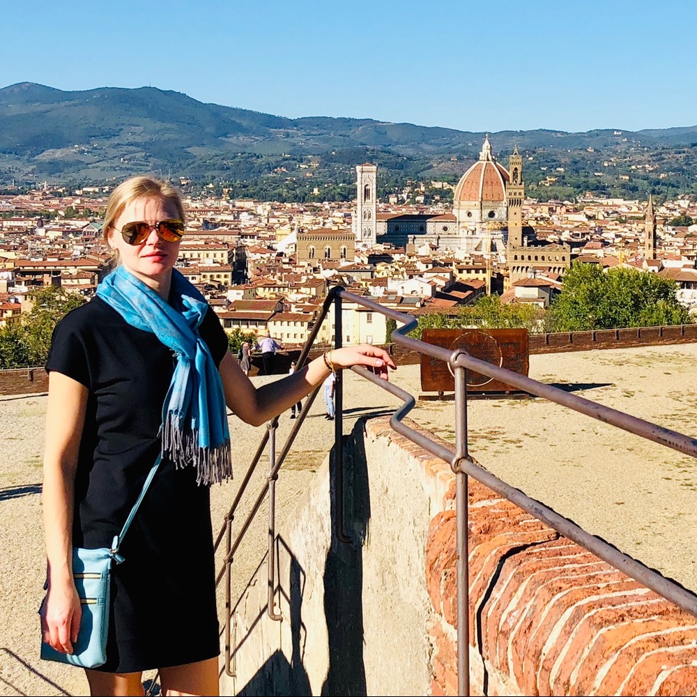 Meet your Posher, Elena